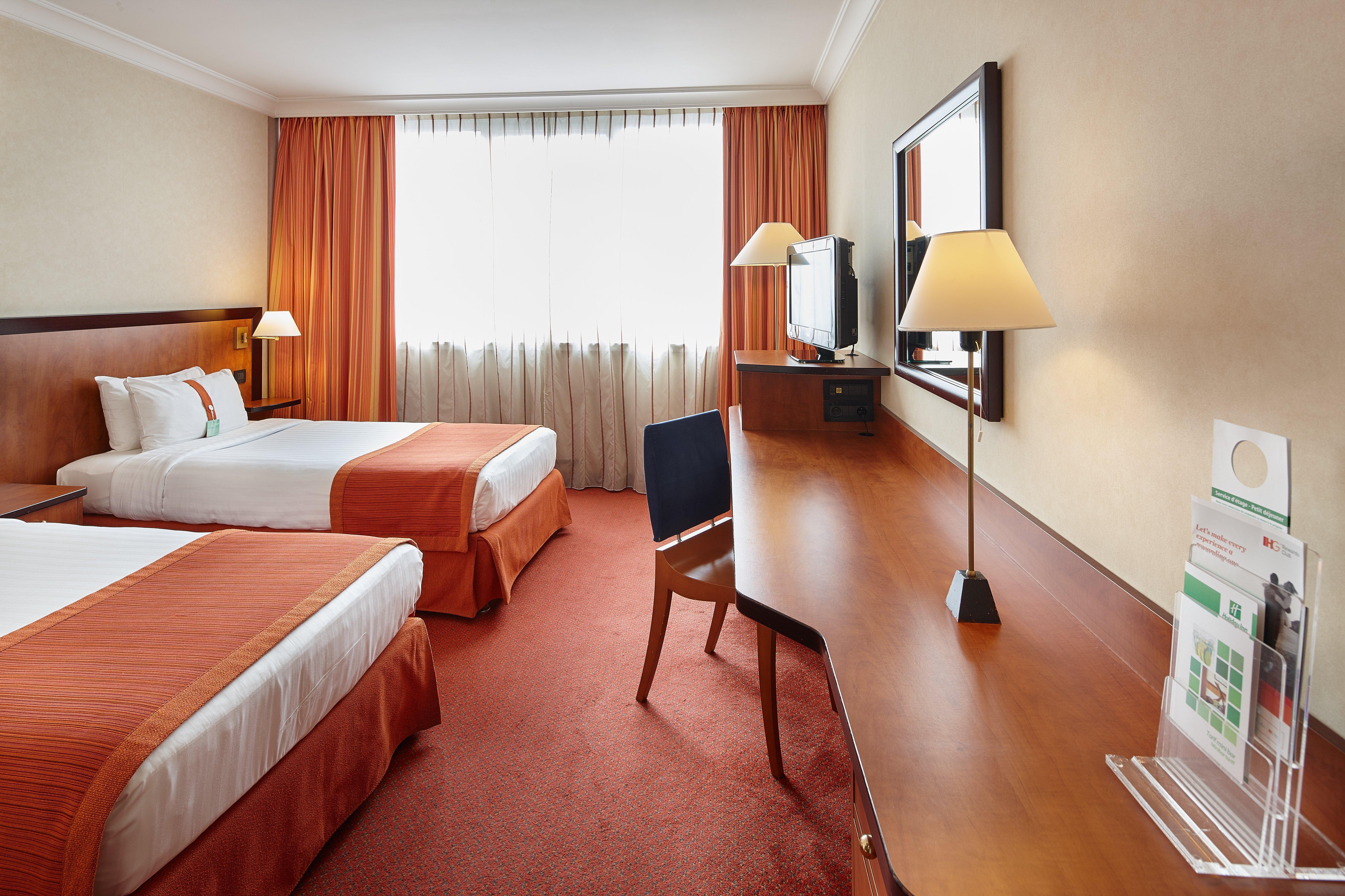 Готель Doubletree By Hilton Paris Bougival Екстер'єр фото