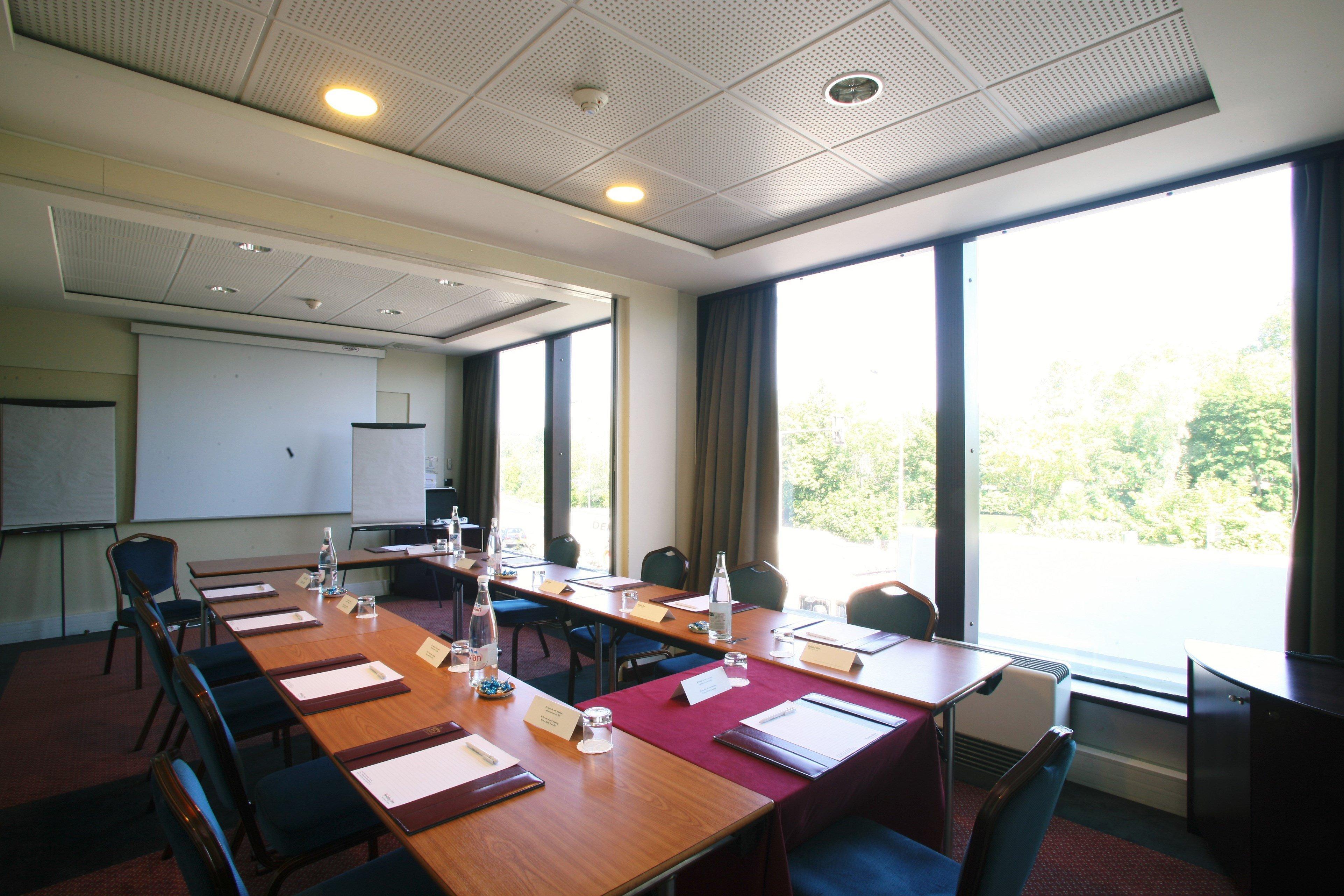 Готель Doubletree By Hilton Paris Bougival Екстер'єр фото