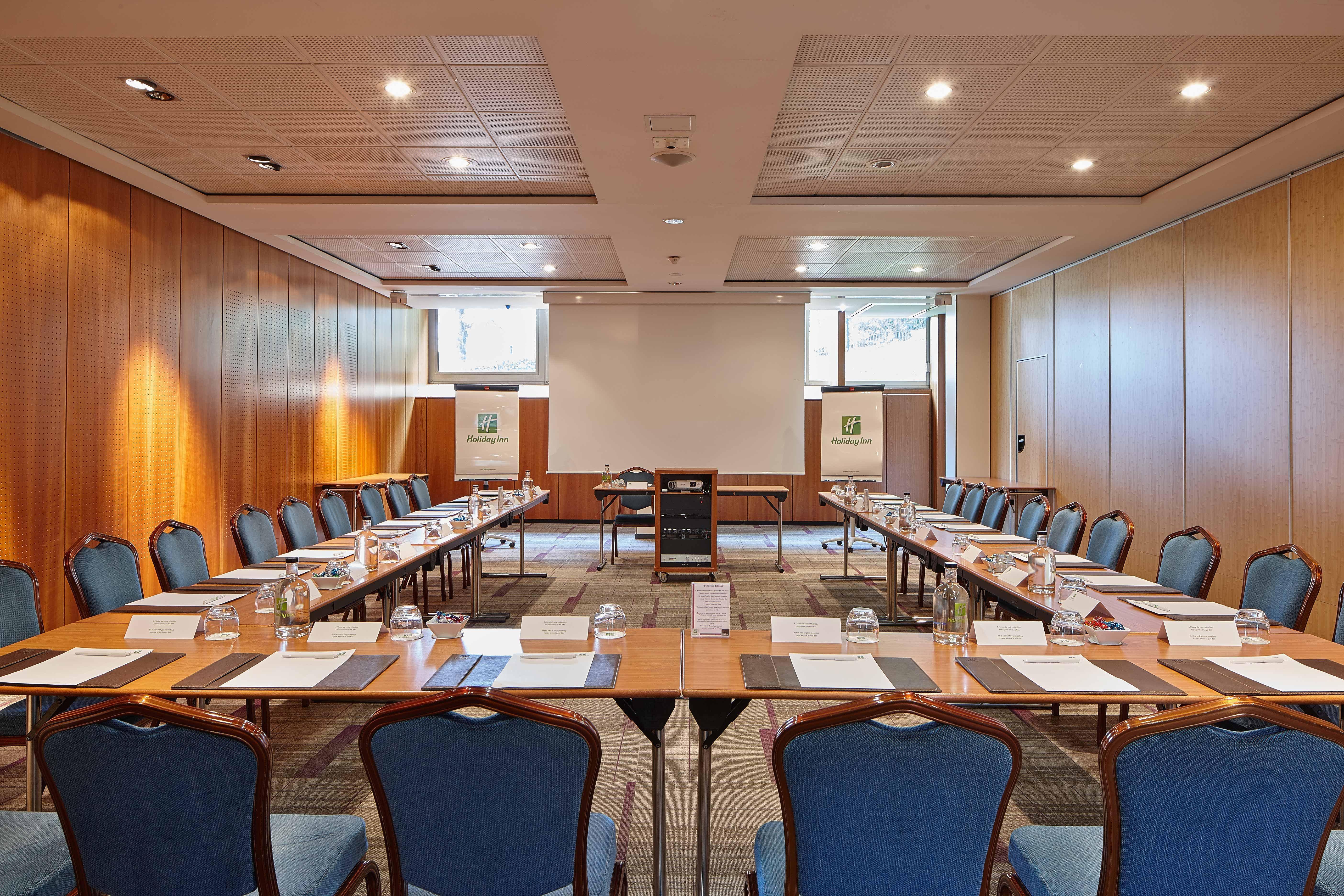 Готель Doubletree By Hilton Paris Bougival Екстер'єр фото