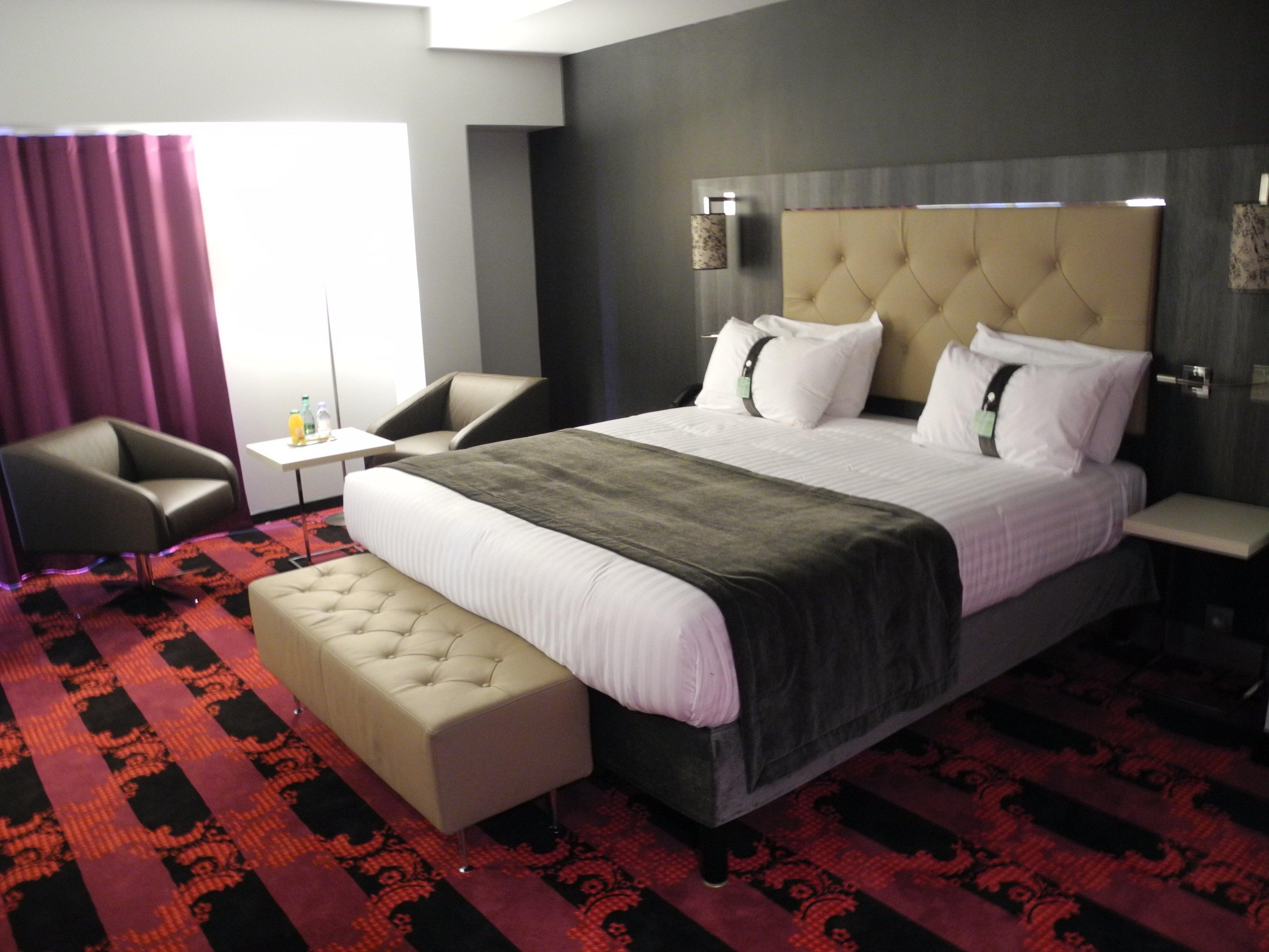 Готель Doubletree By Hilton Paris Bougival Екстер'єр фото