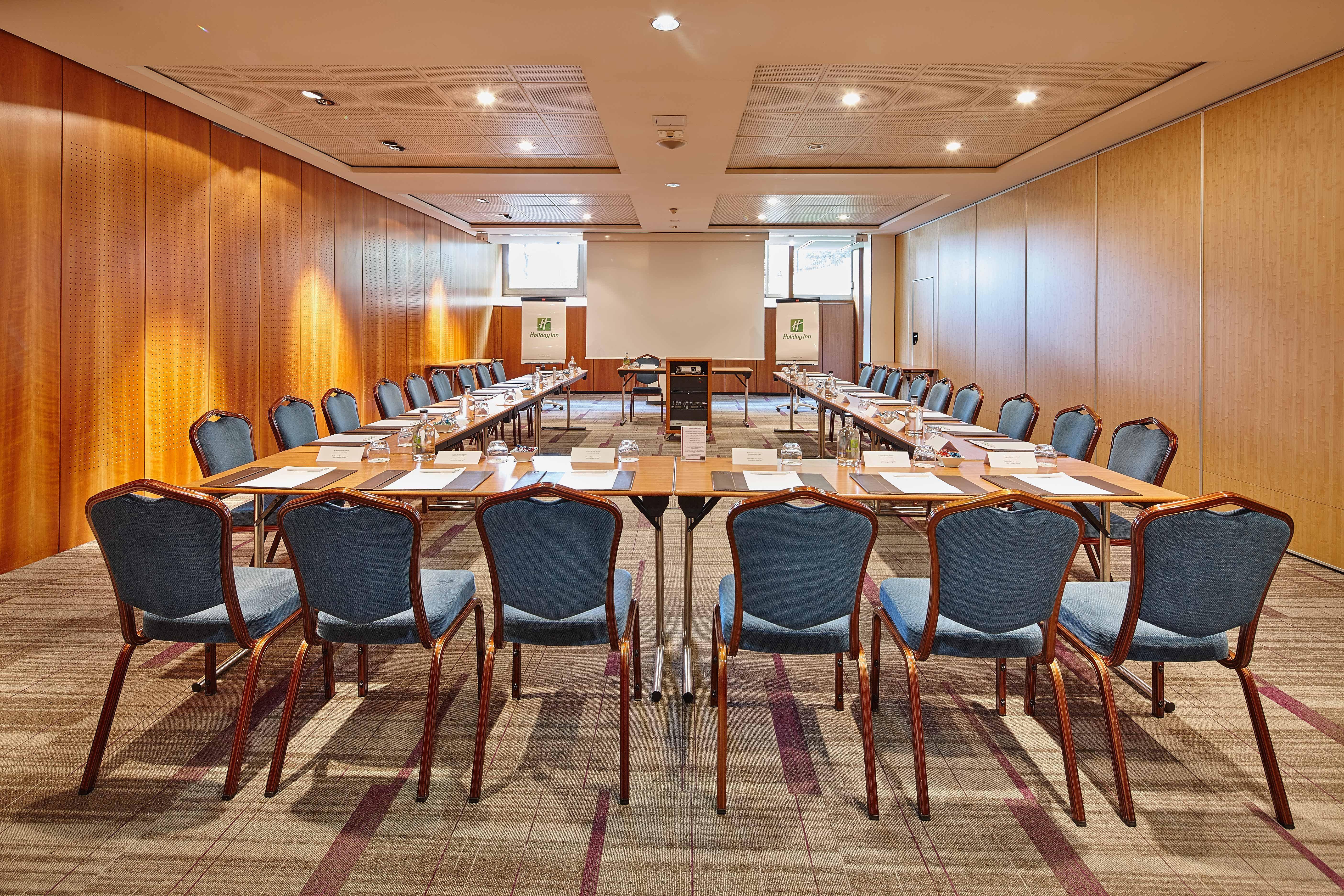 Готель Doubletree By Hilton Paris Bougival Екстер'єр фото