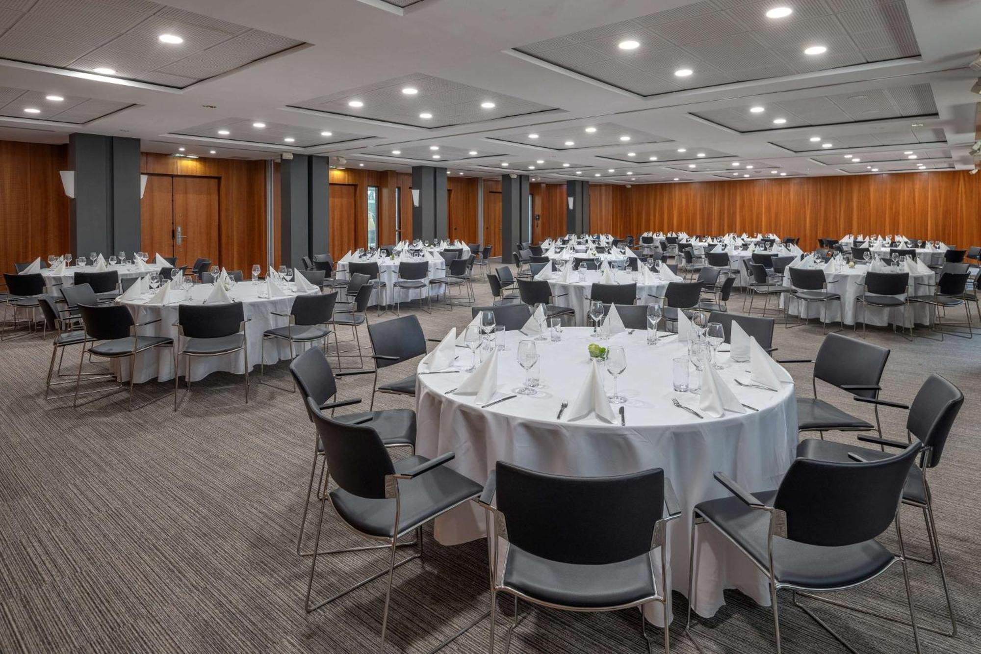Готель Doubletree By Hilton Paris Bougival Екстер'єр фото