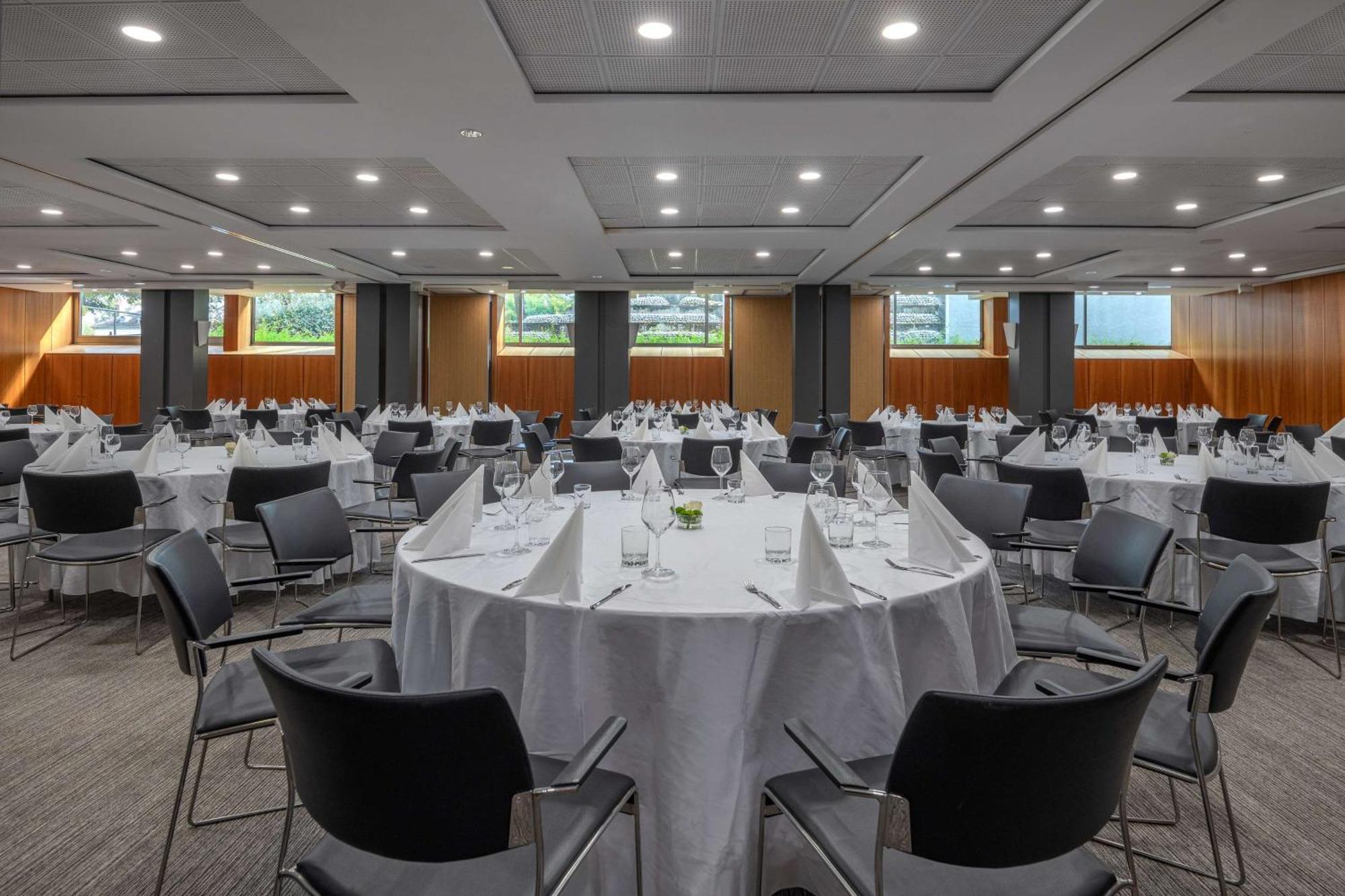 Готель Doubletree By Hilton Paris Bougival Екстер'єр фото