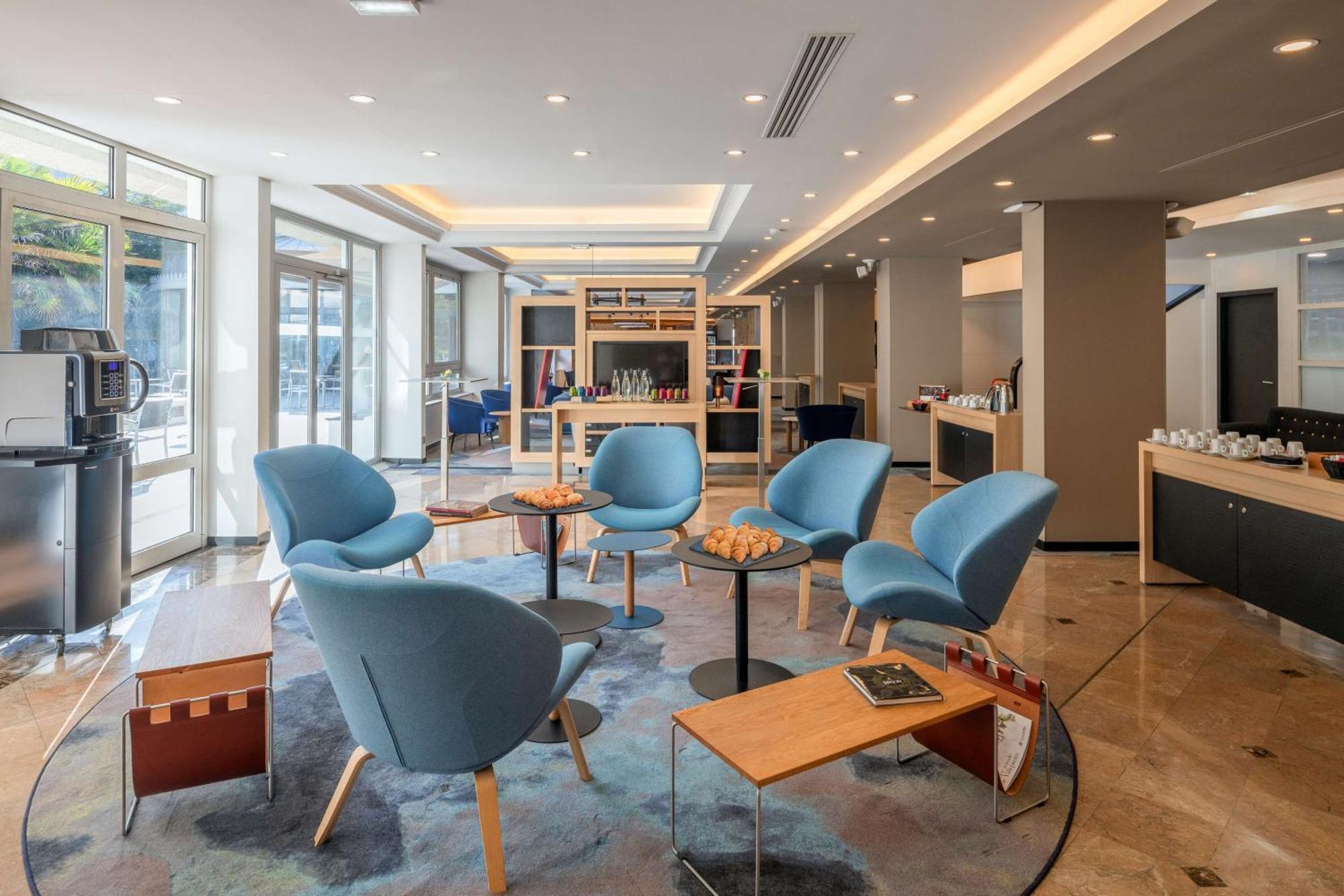 Готель Doubletree By Hilton Paris Bougival Екстер'єр фото