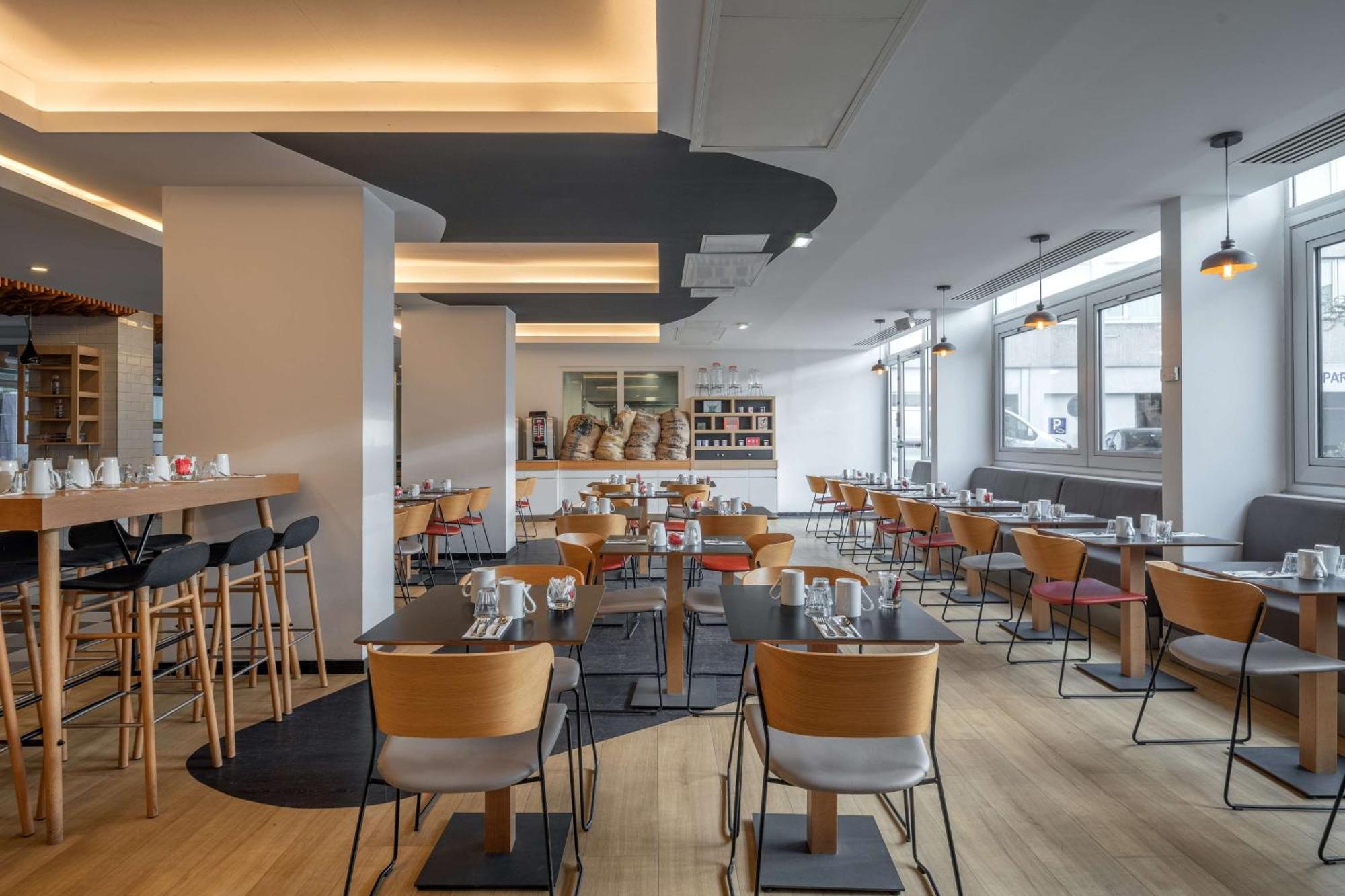 Готель Doubletree By Hilton Paris Bougival Екстер'єр фото