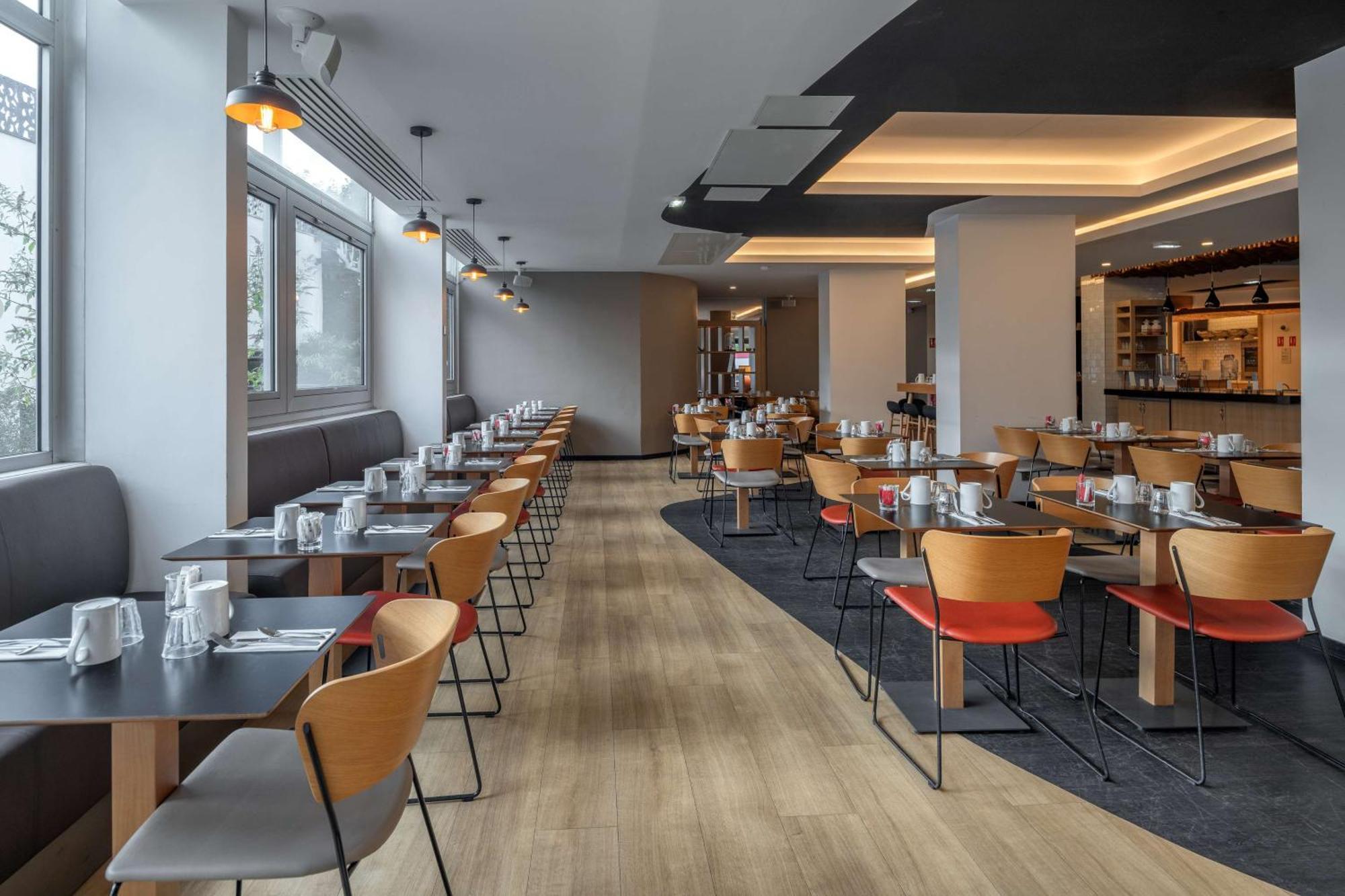 Готель Doubletree By Hilton Paris Bougival Екстер'єр фото