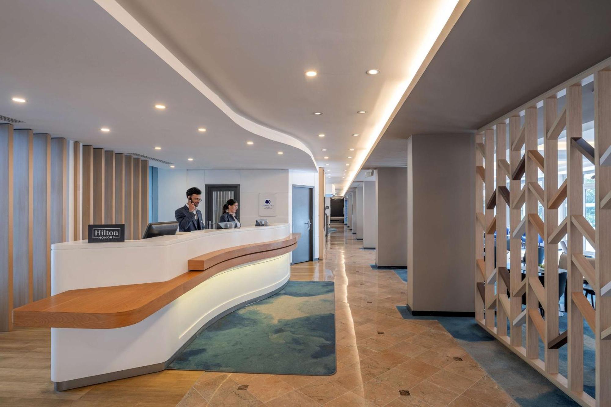Готель Doubletree By Hilton Paris Bougival Екстер'єр фото