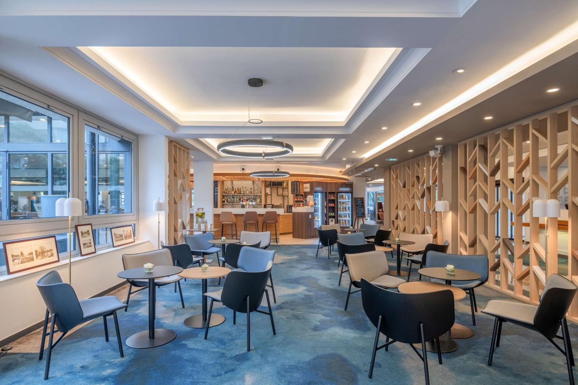 Готель Doubletree By Hilton Paris Bougival Екстер'єр фото